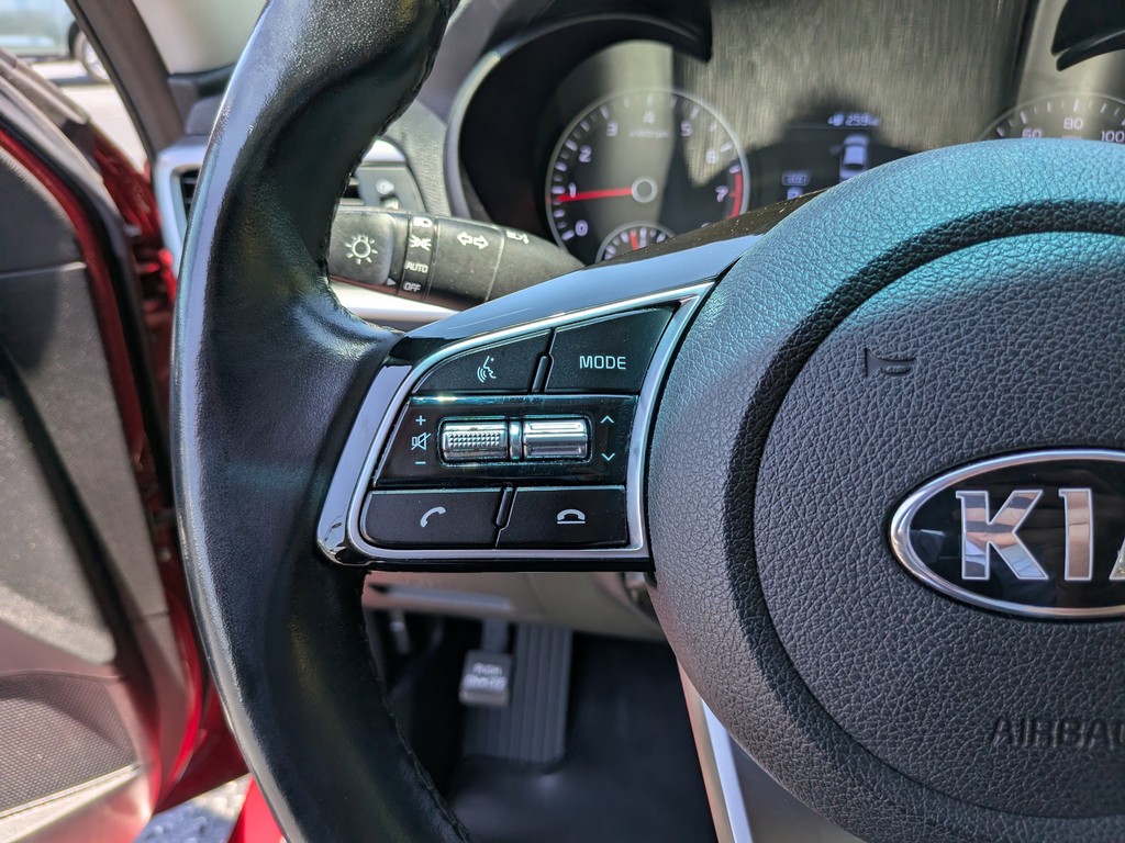 Kia Optima Vehicle Full-screen Gallery Image 26