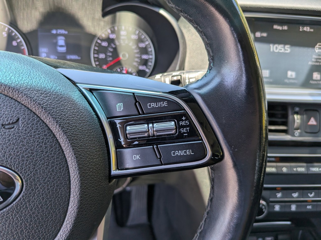Kia Optima Vehicle Full-screen Gallery Image 27