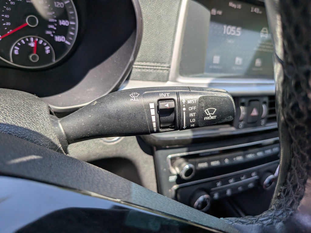 Kia Optima Vehicle Full-screen Gallery Image 29
