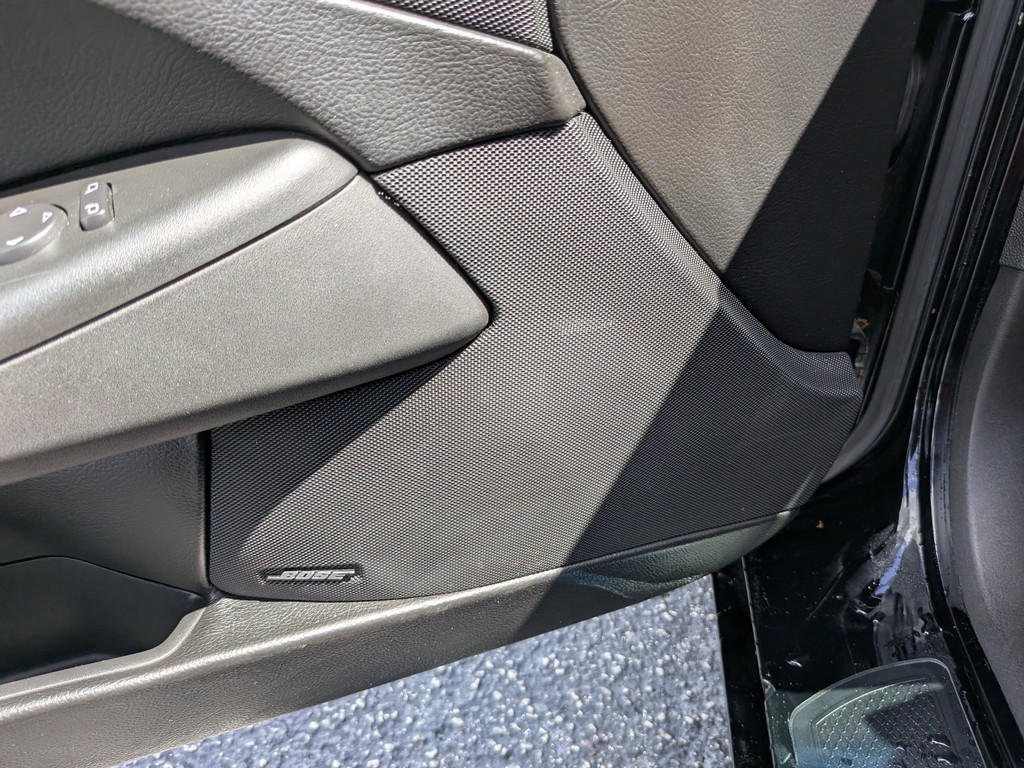 Chevrolet Corvette Vehicle Full-screen Gallery Image 16