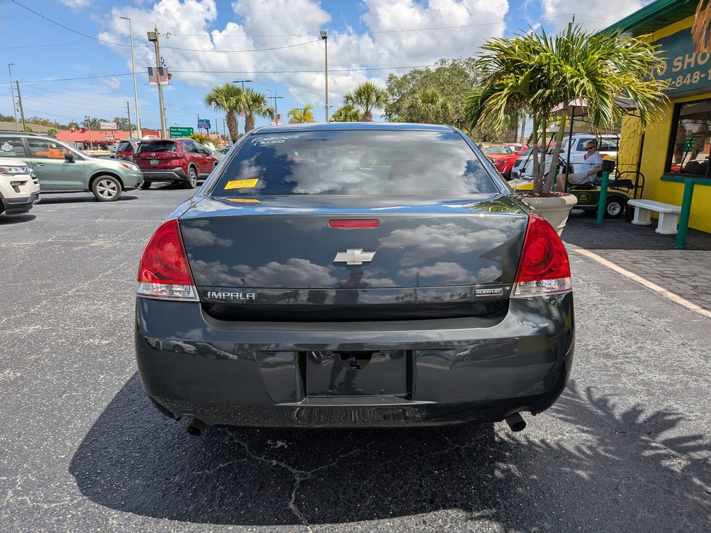 Chevrolet Impala Vehicle Full-screen Gallery Image 04