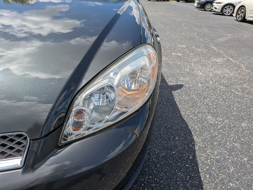 Chevrolet Impala Vehicle Full-screen Gallery Image 06