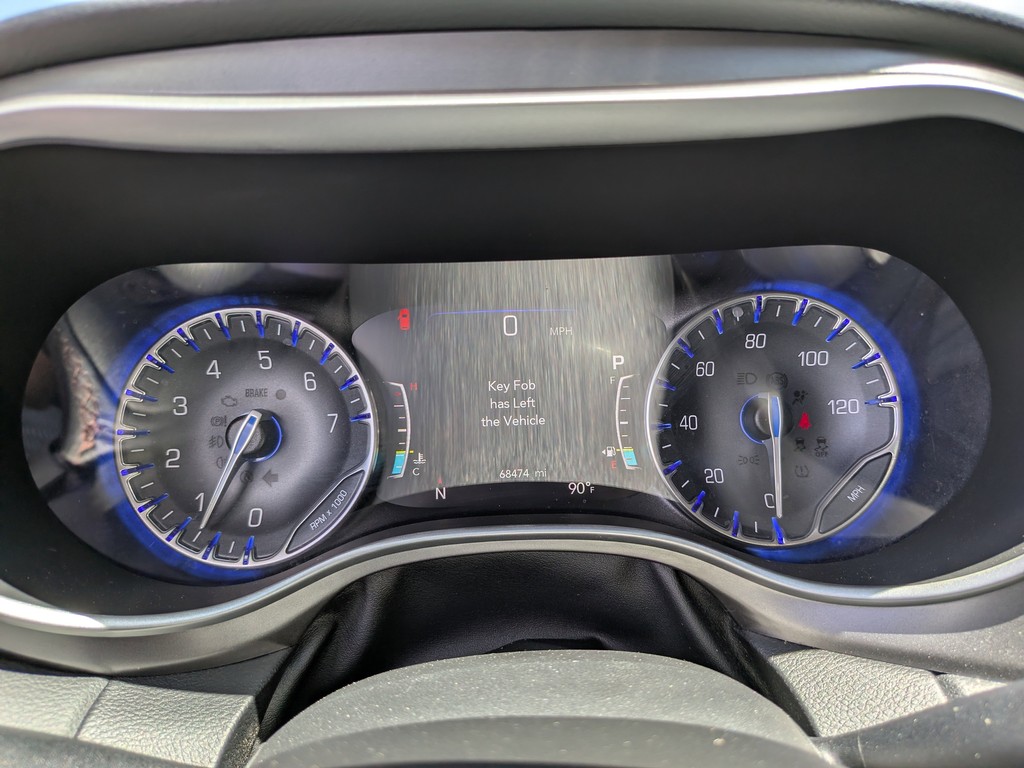 Chrysler Pacifica Vehicle Full-screen Gallery Image 31