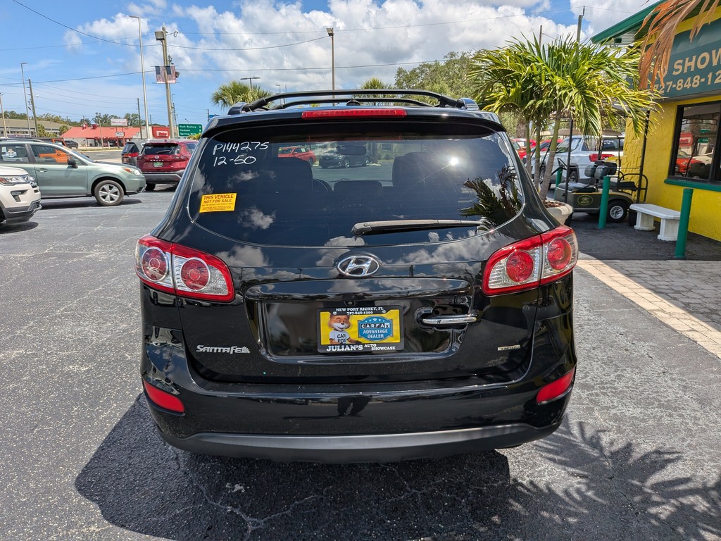 Hyundai Santa Fe Vehicle Full-screen Gallery Image 04