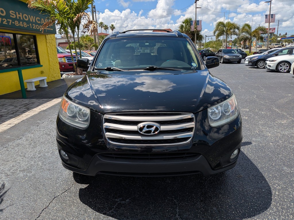Hyundai Santa Fe Vehicle Full-screen Gallery Image 05