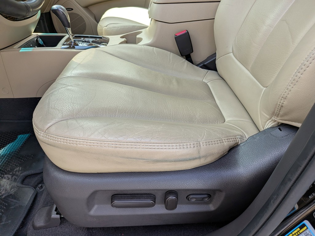 Hyundai Santa Fe Vehicle Full-screen Gallery Image 18
