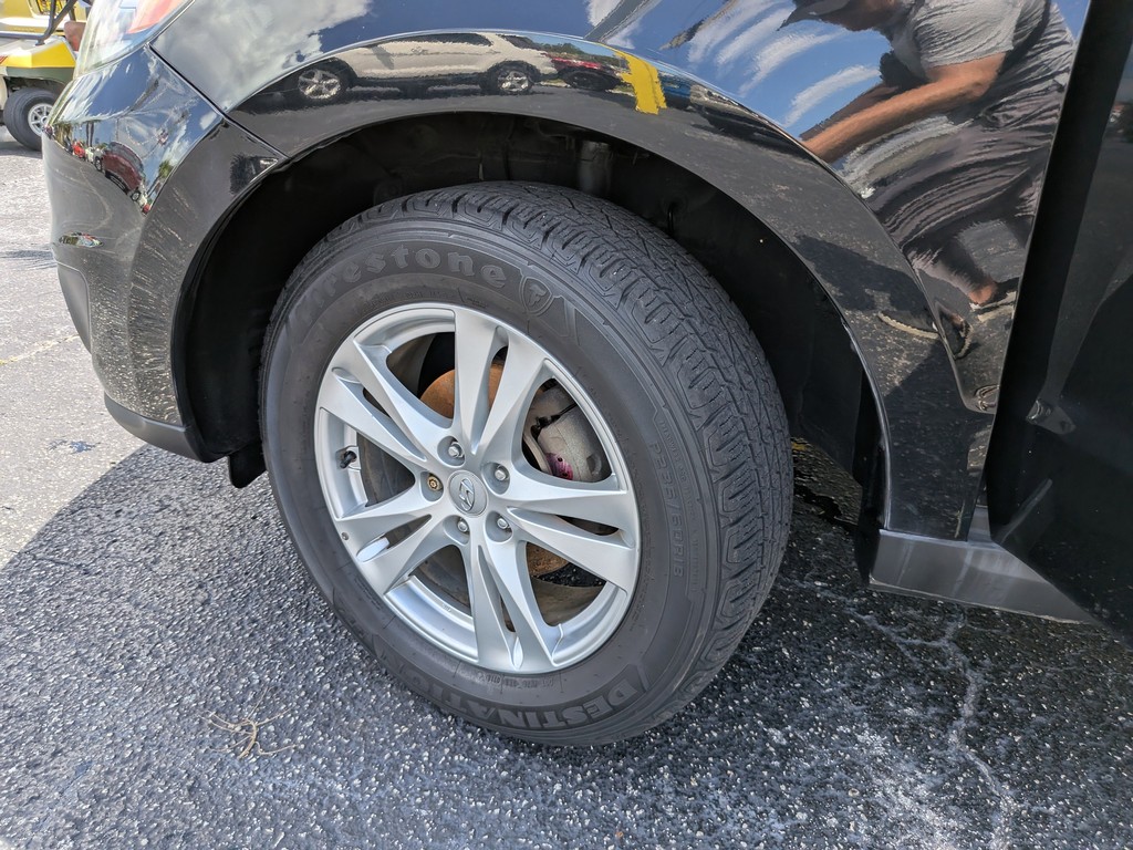 Hyundai Santa Fe Vehicle Full-screen Gallery Image 33