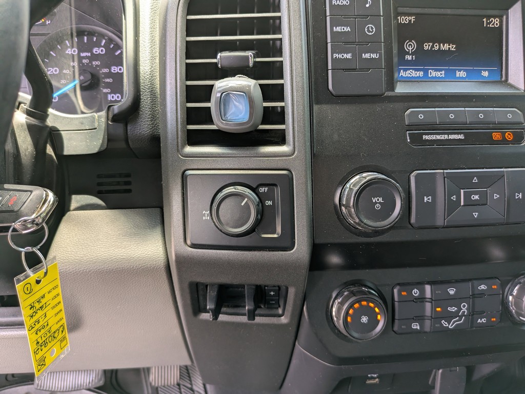 Ford Super Duty F-250 SRW Vehicle Full-screen Gallery Image 20