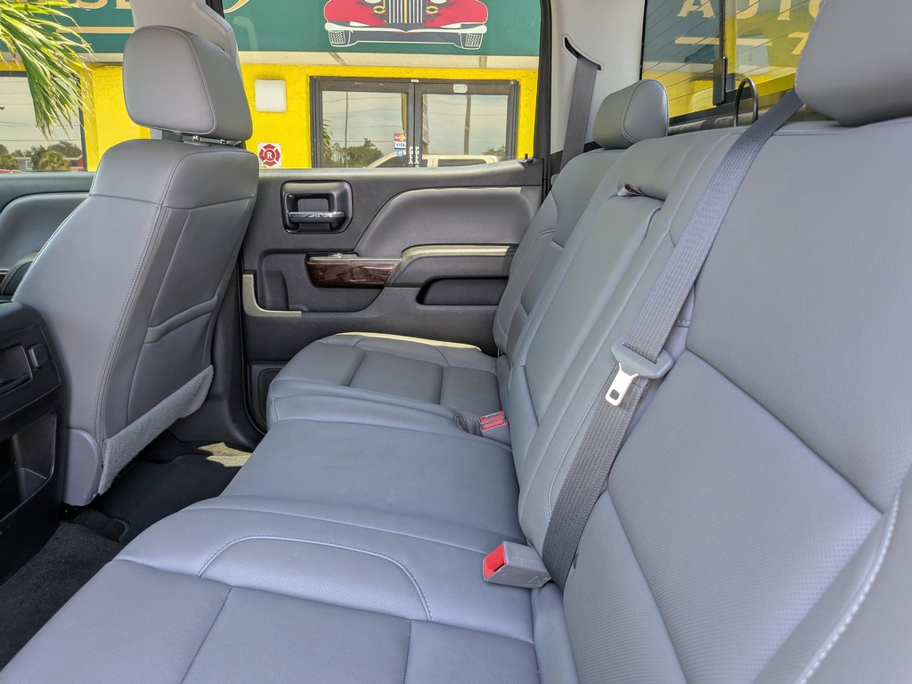 GMC Sierra 1500 Vehicle Full-screen Gallery Image 14