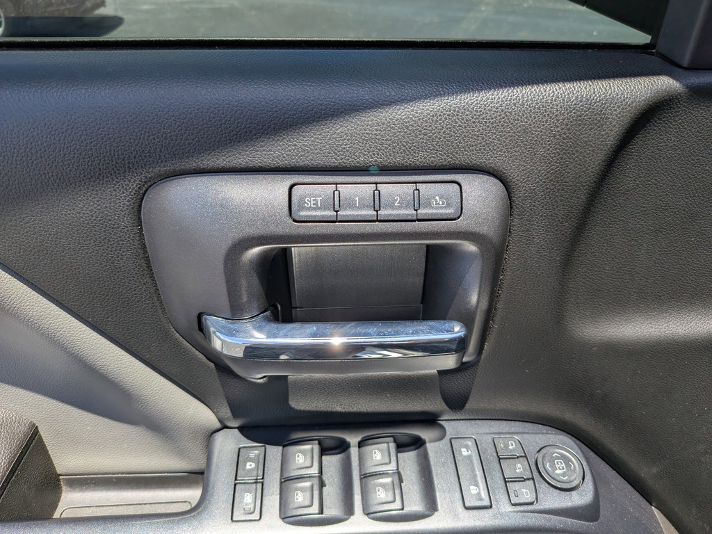 GMC Sierra 1500 Vehicle Full-screen Gallery Image 16