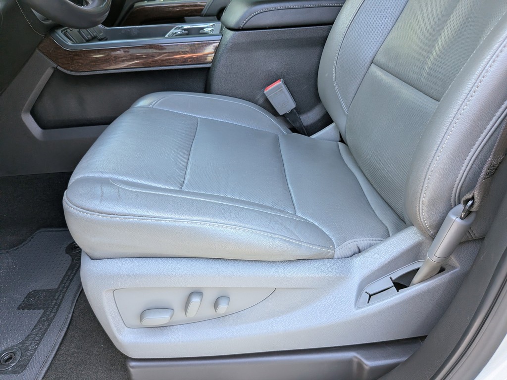 GMC Sierra 1500 Vehicle Full-screen Gallery Image 17