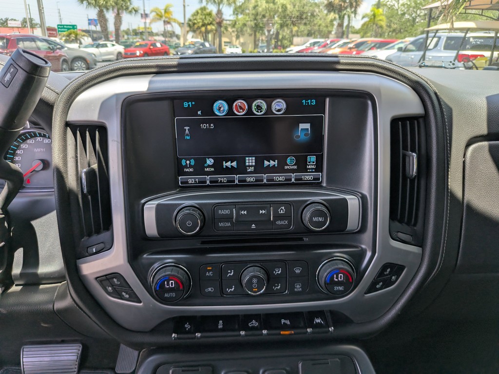 GMC Sierra 1500 Vehicle Full-screen Gallery Image 19