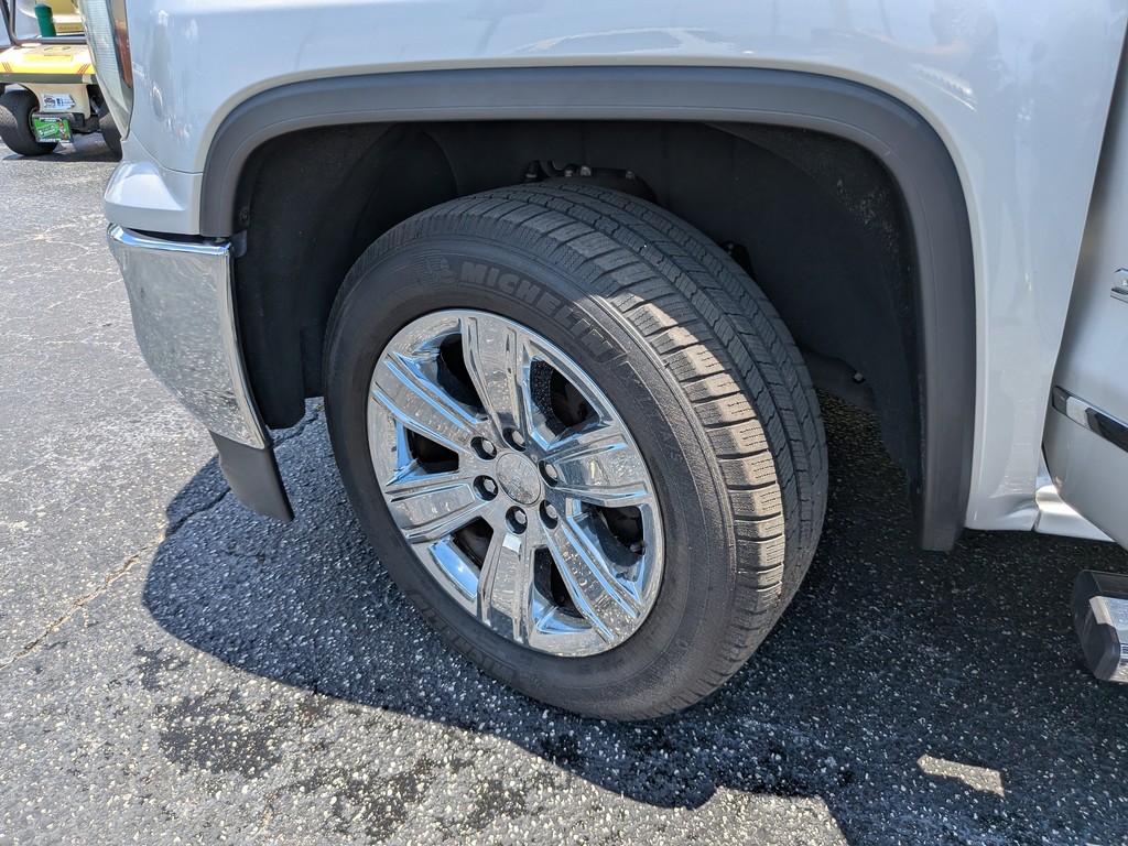 GMC Sierra 1500 Vehicle Full-screen Gallery Image 32