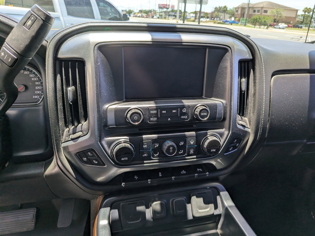 Chevrolet Silverado 1500 Vehicle Full-screen Gallery Image 19