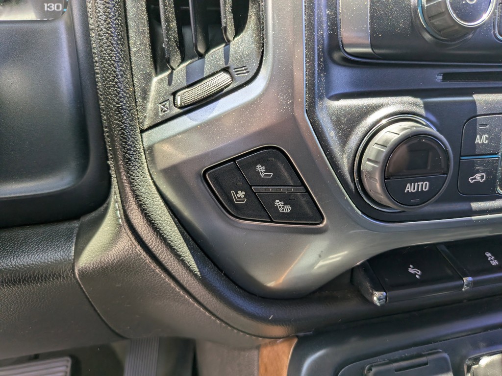 Chevrolet Silverado 1500 Vehicle Full-screen Gallery Image 22