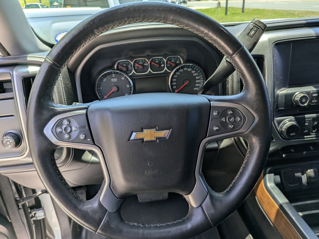Chevrolet Silverado 1500 Vehicle Full-screen Gallery Image 24
