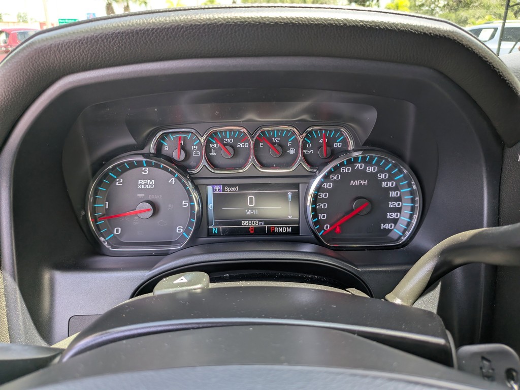 Chevrolet Silverado 1500 Vehicle Full-screen Gallery Image 31