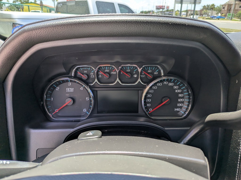 Chevrolet Silverado 1500 Vehicle Full-screen Gallery Image 32