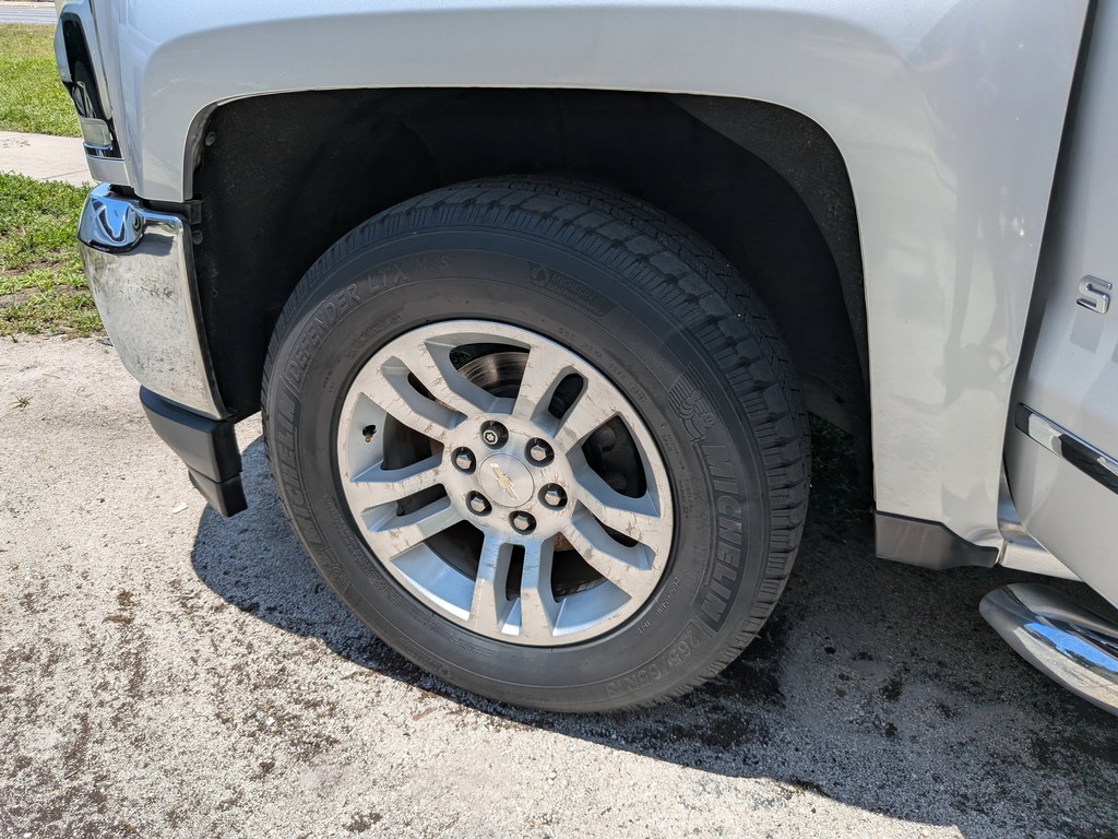 Chevrolet Silverado 1500 Vehicle Full-screen Gallery Image 33