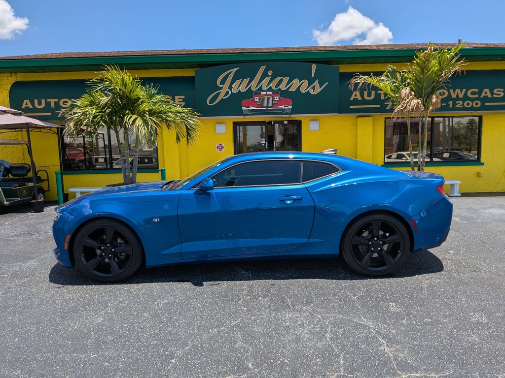 Chevrolet Camaro Vehicle Full-screen Gallery Image 02