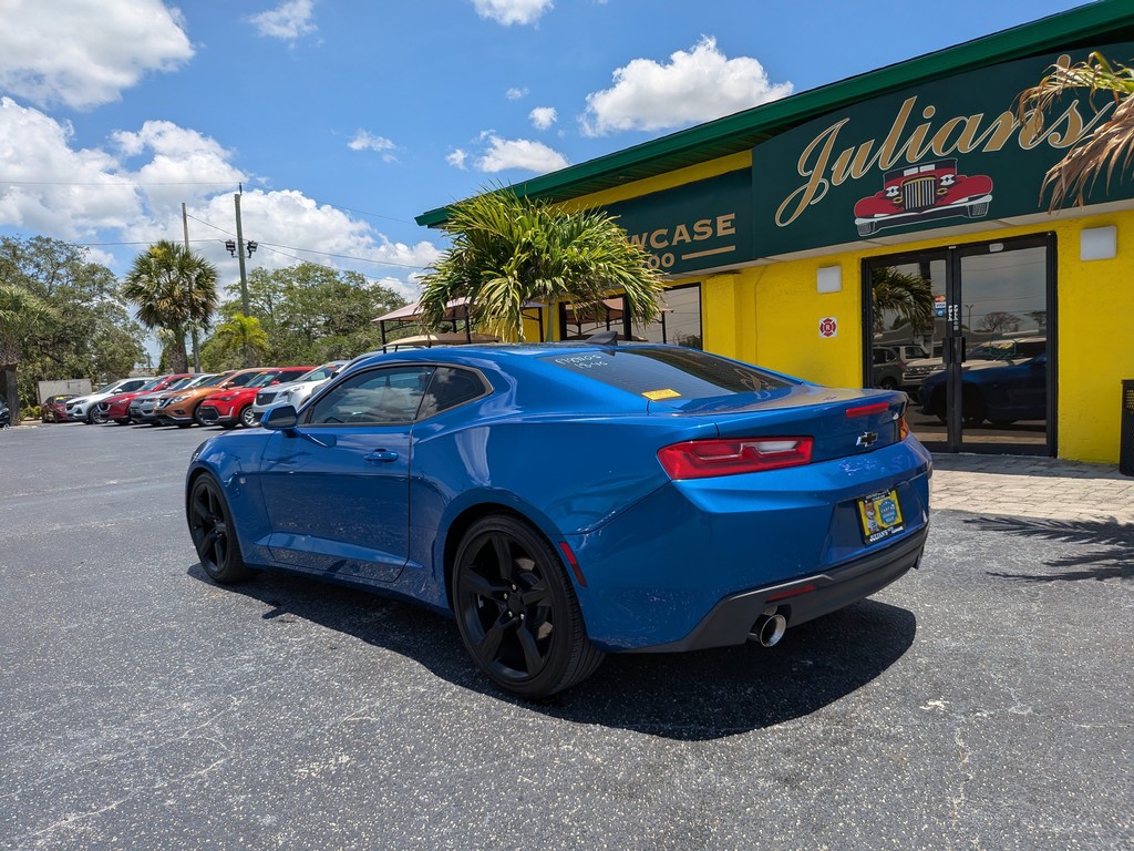 Chevrolet Camaro Vehicle Full-screen Gallery Image 03
