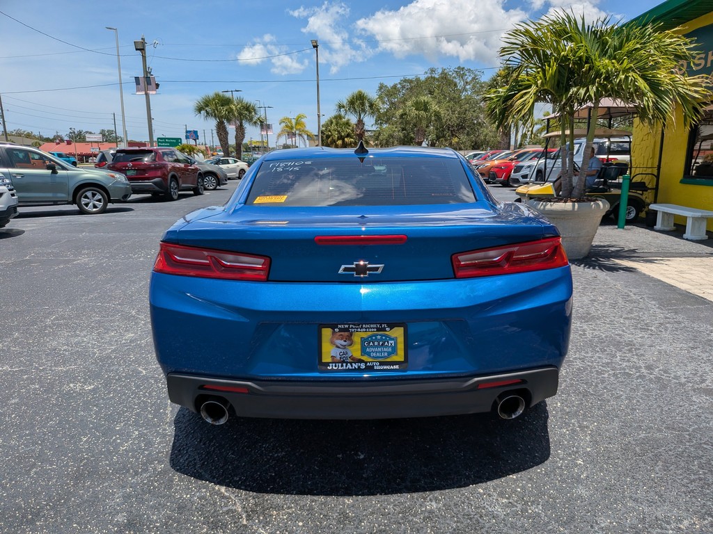 Chevrolet Camaro Vehicle Full-screen Gallery Image 04