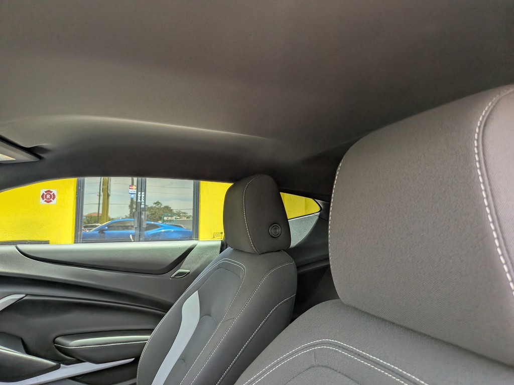 Chevrolet Camaro Vehicle Full-screen Gallery Image 18