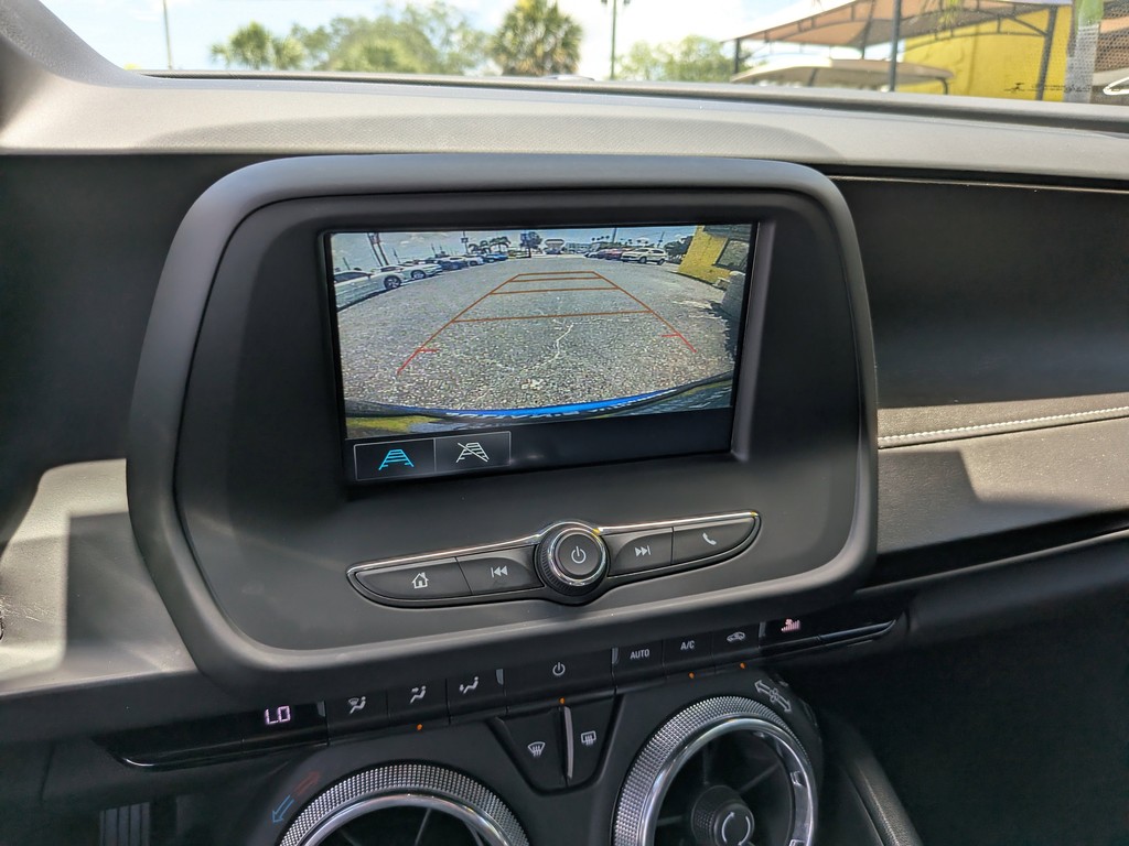Chevrolet Camaro Vehicle Full-screen Gallery Image 20