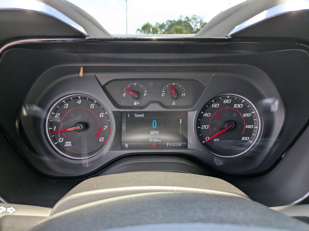 Chevrolet Camaro Vehicle Full-screen Gallery Image 30