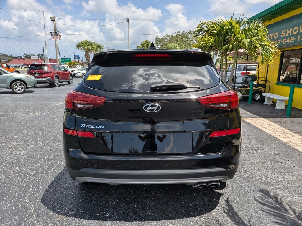 Hyundai Tucson Vehicle Full-screen Gallery Image 04