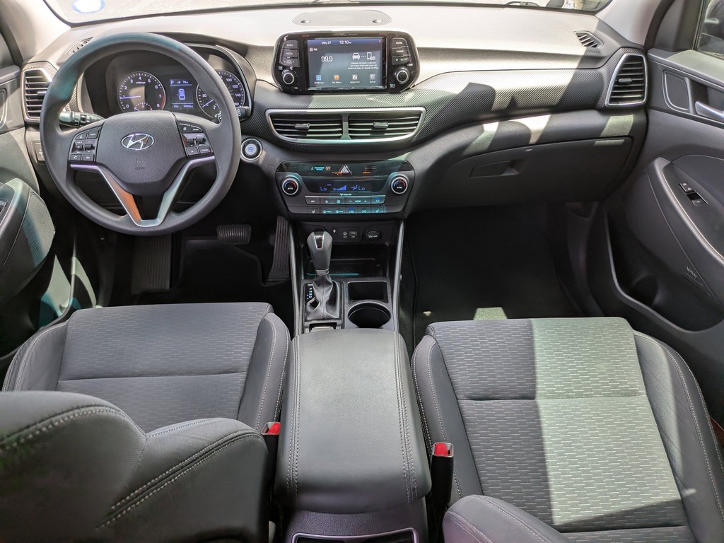 Hyundai Tucson Vehicle Full-screen Gallery Image 12
