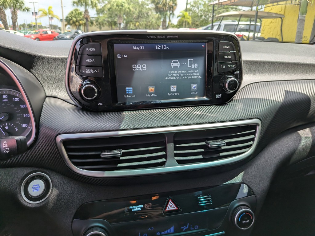 Hyundai Tucson Vehicle Full-screen Gallery Image 20