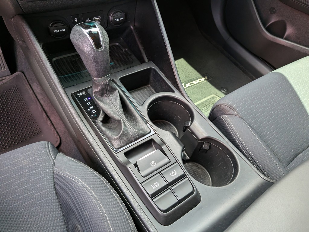 Hyundai Tucson Vehicle Full-screen Gallery Image 23
