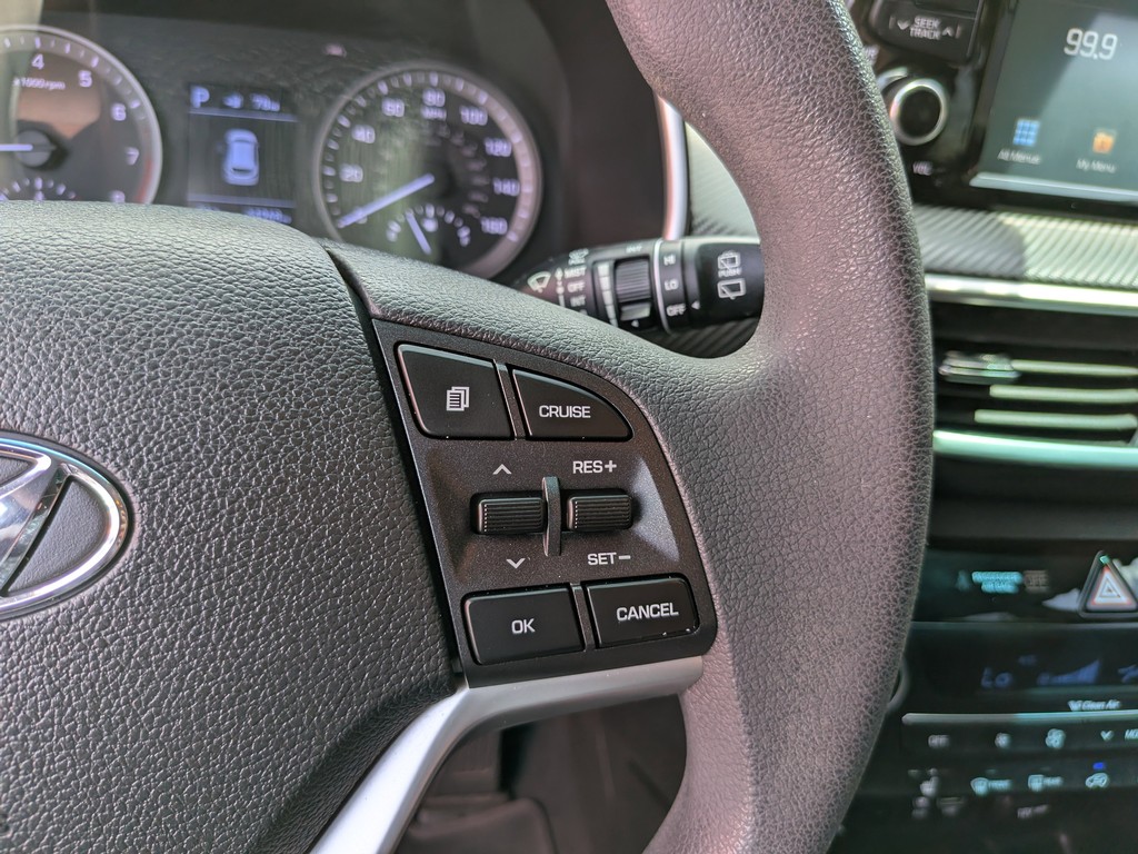 Hyundai Tucson Vehicle Full-screen Gallery Image 28