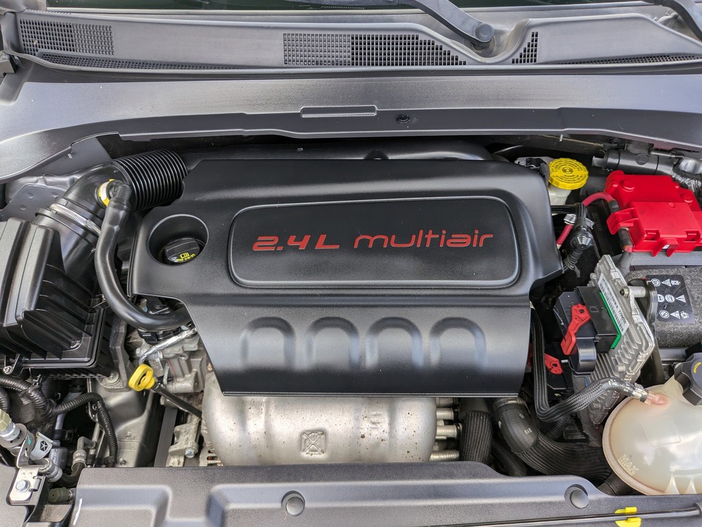 Jeep Compass Vehicle Full-screen Gallery Image 06