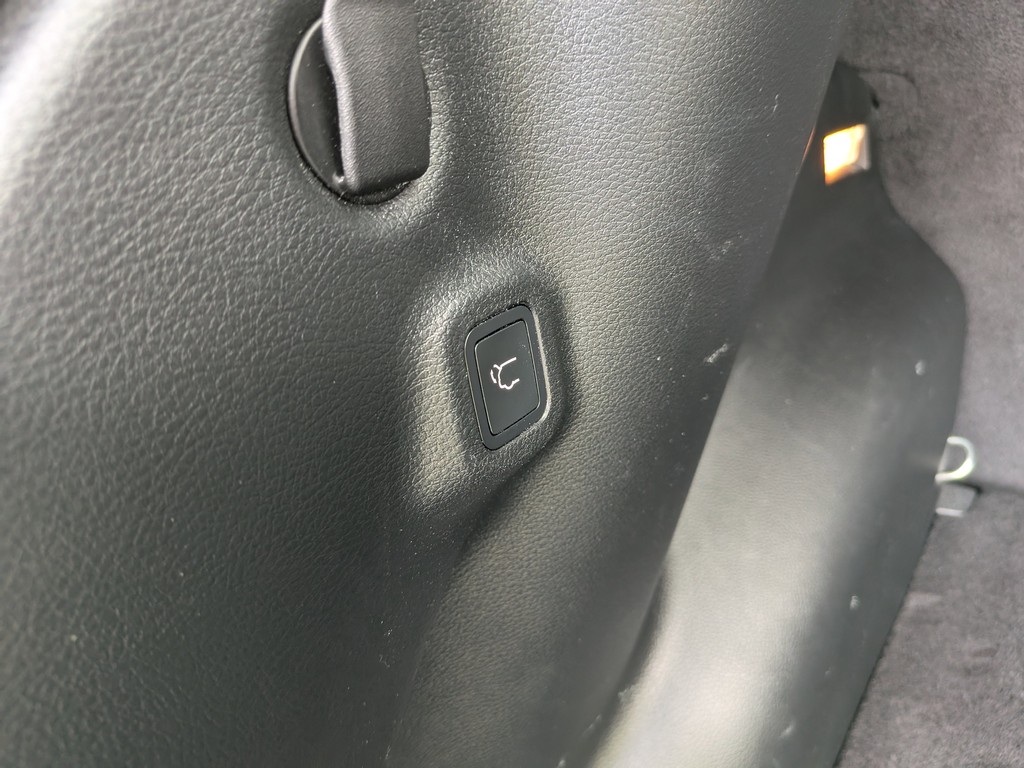 Jeep Compass Vehicle Full-screen Gallery Image 10