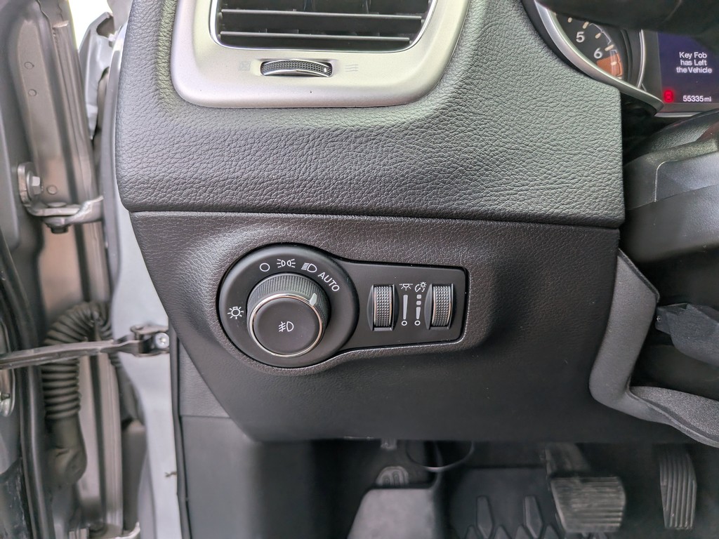 Jeep Compass Vehicle Full-screen Gallery Image 24