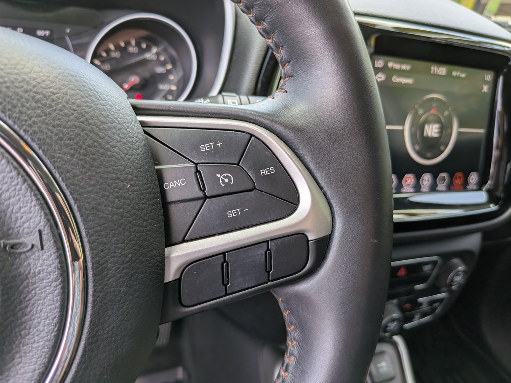 Jeep Compass Vehicle Full-screen Gallery Image 27