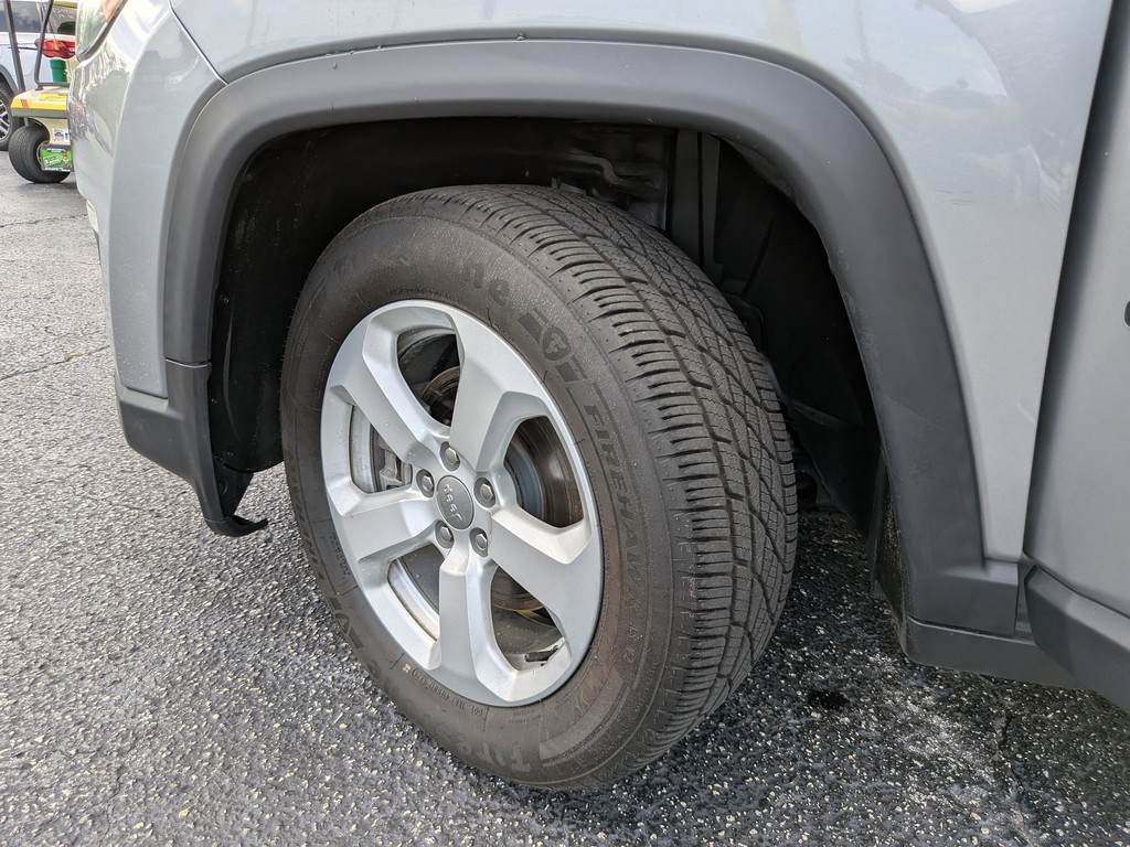 Jeep Compass Vehicle Full-screen Gallery Image 32