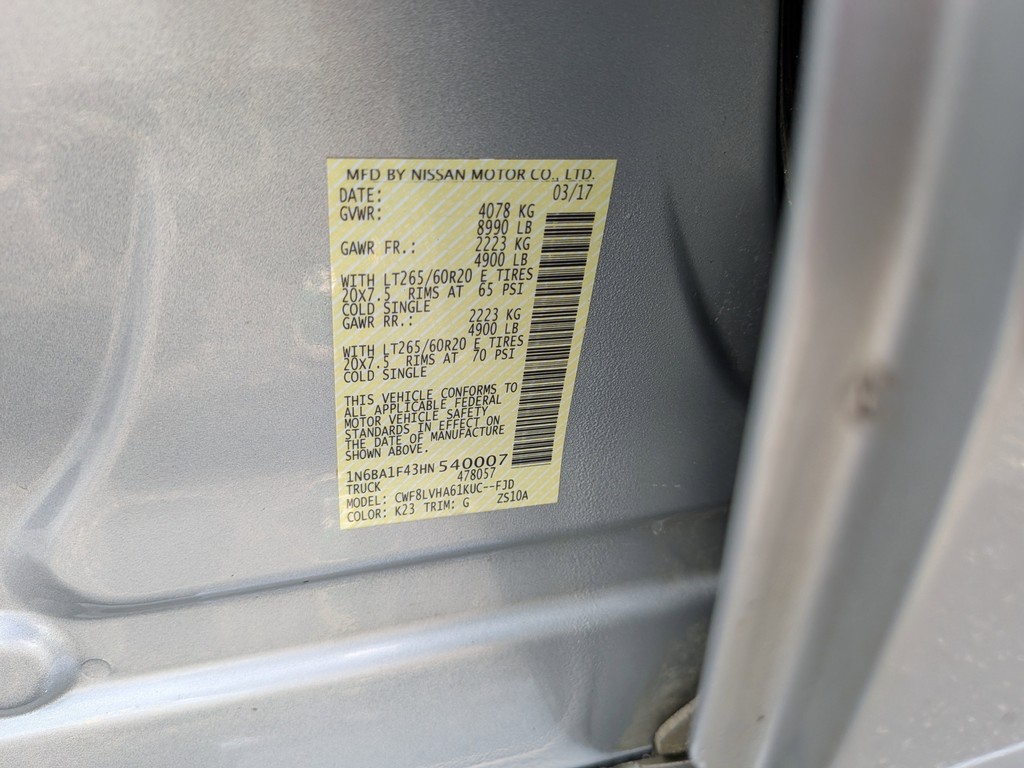 Nissan Titan XD Vehicle Full-screen Gallery Image 33