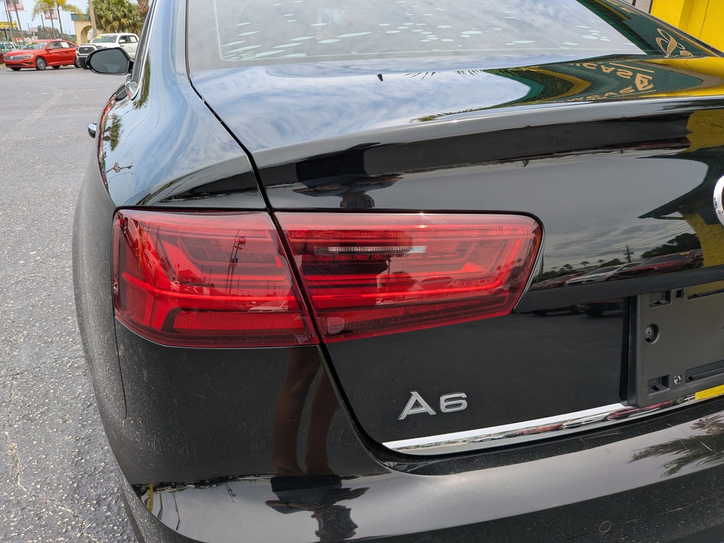 Audi A6 Vehicle Full-screen Gallery Image 08