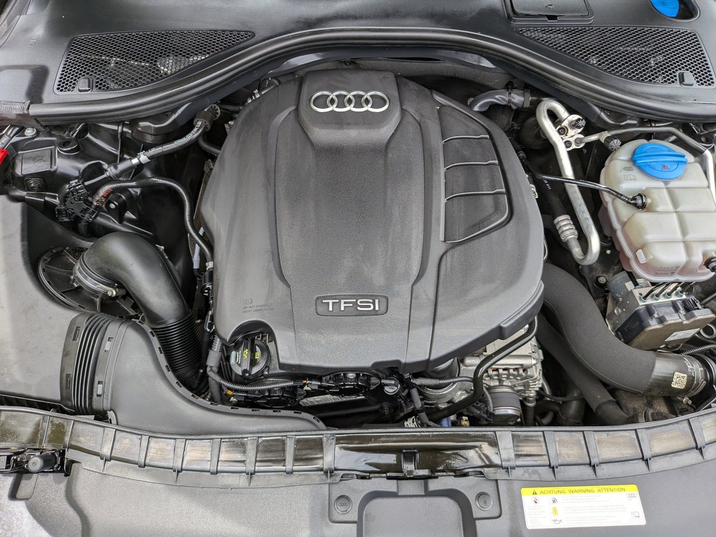 Audi A6 Vehicle Full-screen Gallery Image 10