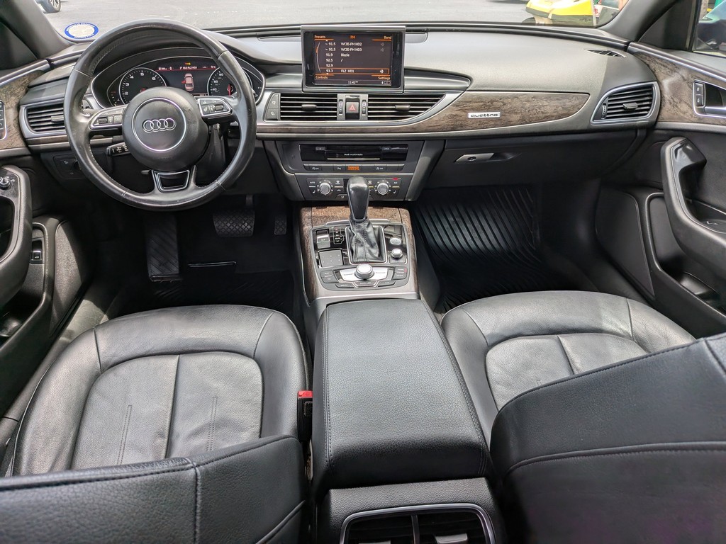 Audi A6 Vehicle Full-screen Gallery Image 13