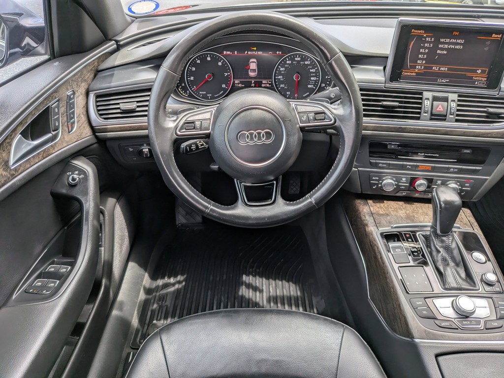 Audi A6 Vehicle Full-screen Gallery Image 14