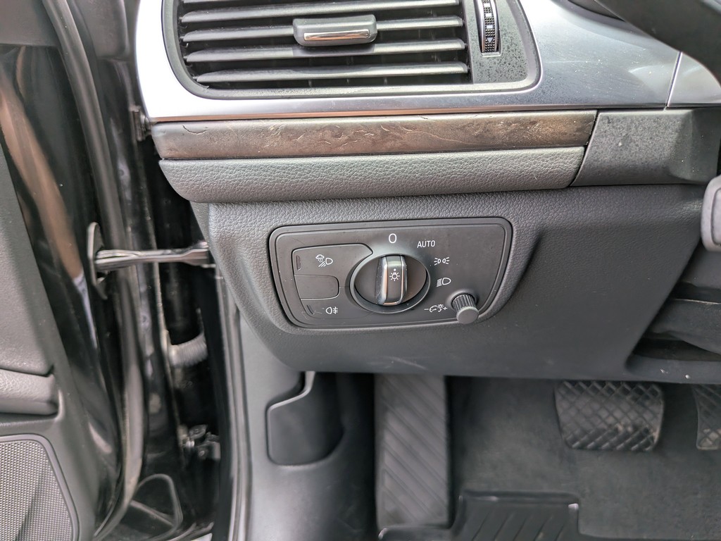 Audi A6 Vehicle Full-screen Gallery Image 29