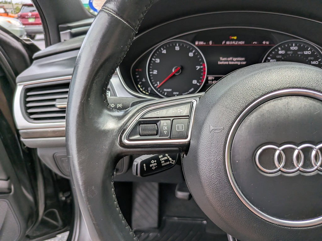 Audi A6 Vehicle Full-screen Gallery Image 31