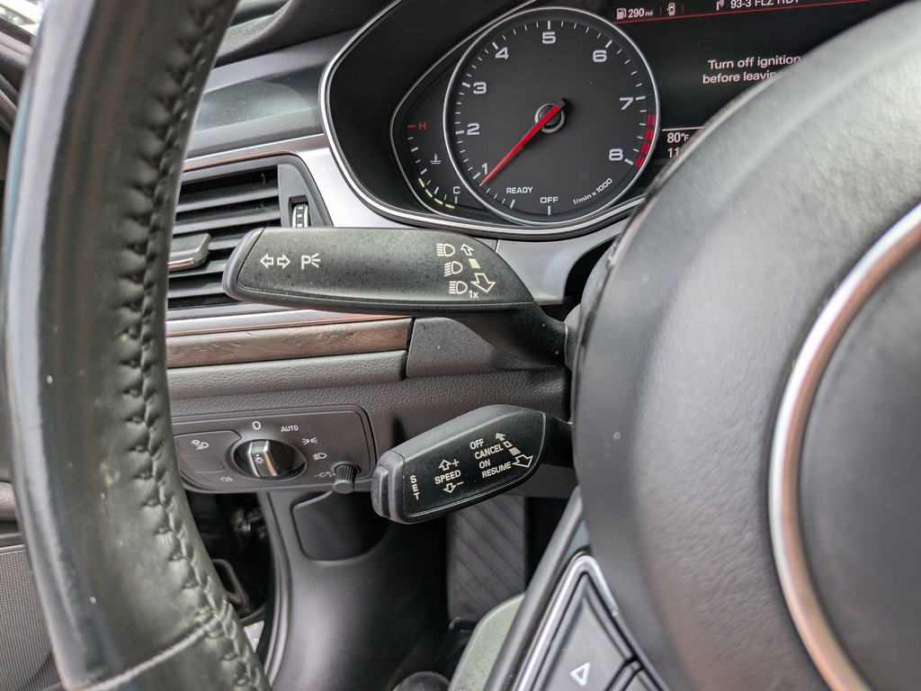 Audi A6 Vehicle Full-screen Gallery Image 33