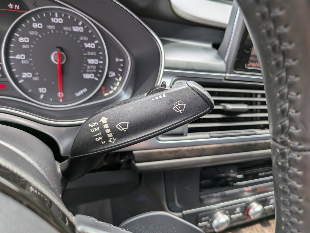 Audi A6 Vehicle Full-screen Gallery Image 34