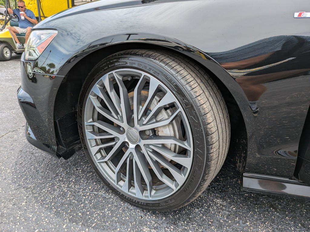 Audi A6 Vehicle Full-screen Gallery Image 36