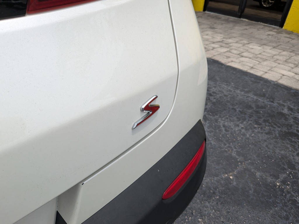 Kia Soul Vehicle Full-screen Gallery Image 08
